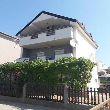 Apartmani Kuzmić Vrsi Zewnętrze zdjęcie