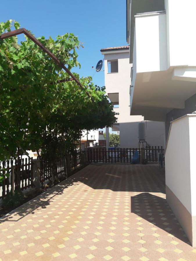 Apartmani Kuzmić Vrsi Zewnętrze zdjęcie